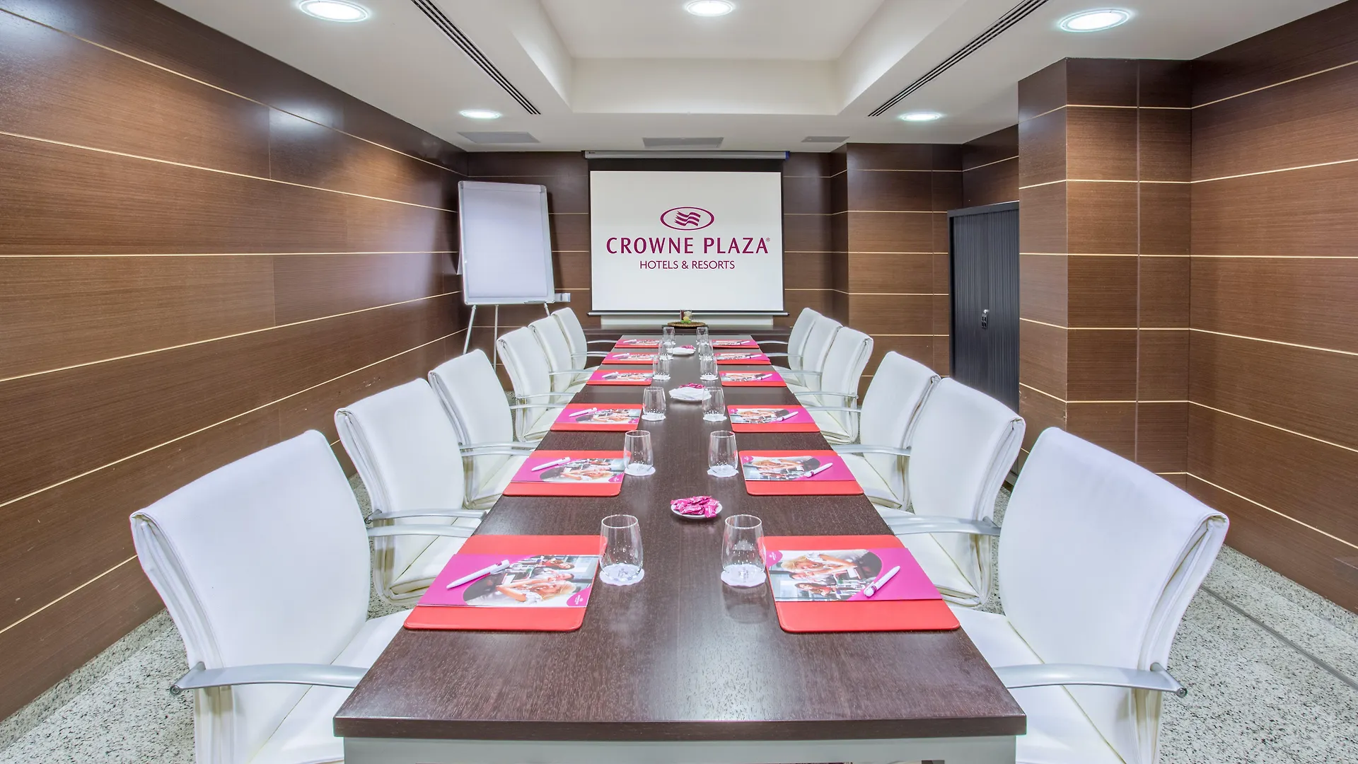 Hotel Crowne Plaza Madrid Airport