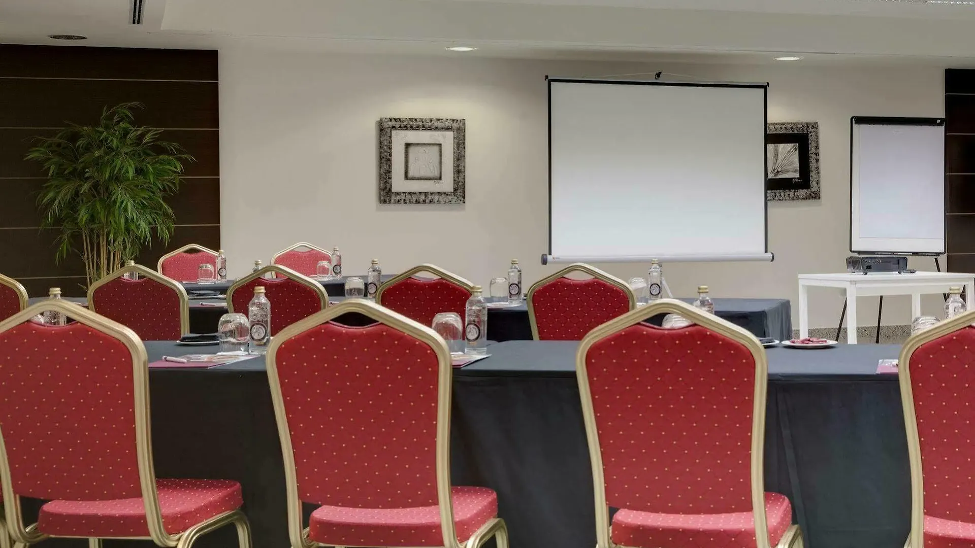 Hotel Crowne Plaza Madrid Airport